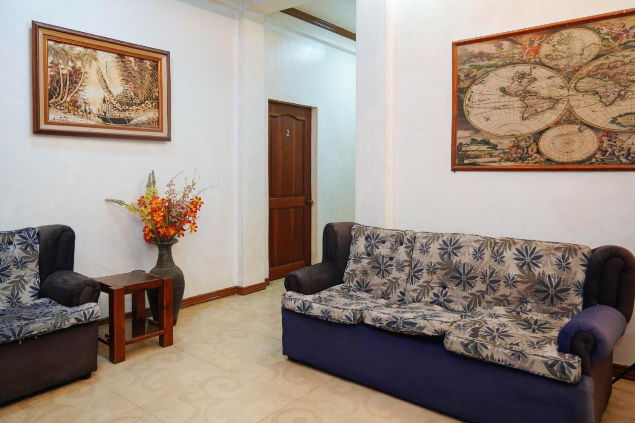 C Star Travellers Inn Oslob Extérieur photo
